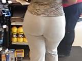 Big Black Ass in Auto store