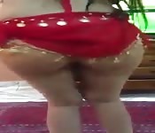 Amateur belly dancer shows off her jiggly ass