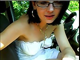 Euro girl loves to bate in car