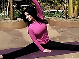 Denise Milani Shows Yoga - non nude