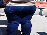 Una madura con unas nalgotas