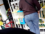 Una nalgona en la tortilleria