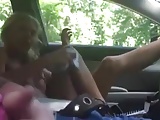 Hooker gets mouthfucked in car