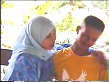 Tudung Biru BJ di Pondok