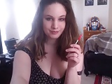 webcam curvy girl strips and sings 