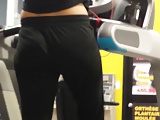 Candid white hot butt jiggle!