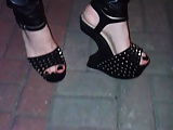 walking in platform heels