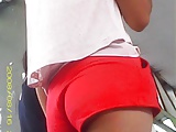 novinha short vermelho delicia