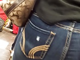 Candid thick milf booty in jeans 3