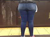 Candid Wide Booty in Train Station