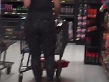 Pawg in leggings at Walmart