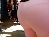 Exhibition en leggins bien transparente