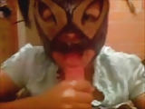 Mamando con la mascara de el luchador la pulga!!