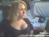 chick shows her tits