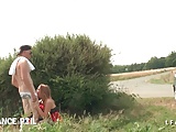 Petite pute francaise defoncee au bord de la route