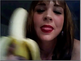 How to eat banana