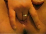 chubby milf fingring her pussy and squirt