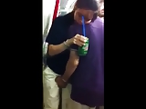 Metiendo mano por delante en el metro asiatico