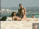 2 friends get naughty on the beach