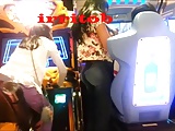 NALGONA CASADA EN MAQUINITAS DE JUEGOS