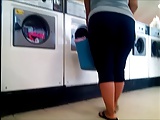 laundromat chubby ass in leggings