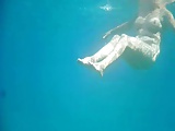 Full naked granny under the water for voyeurs