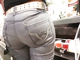 Black Milf Bubble Butt in Jeans - Candid