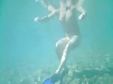 MILF full naked under the water