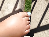 not sisters toes outside