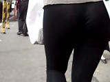 black tight yoga pants