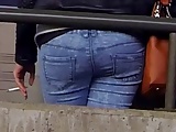 Candid - Nice Ass In Jeans At The Train Station