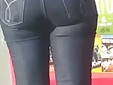 TIGHT JEANS!!!!