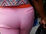 Nice vpl booty milf in pink pants