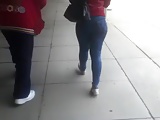 Big Booty jeans walking with her boyfriend 1