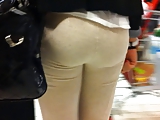 Ass voyeur 02 - Nice butt in white leggings