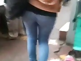 Latina In jeans