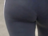 Juicy ass in leggings