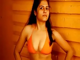 Gorgeously sexy Indian knows how to pose for the camera